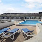 6 Person In 아파트 *