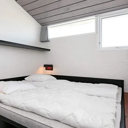Apartment 6 Person In